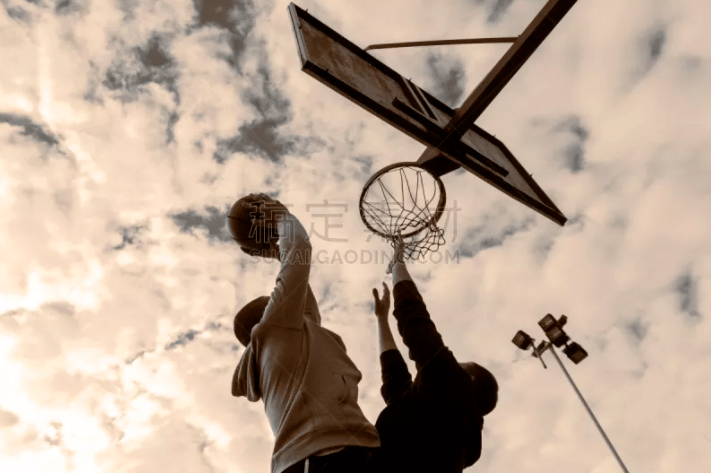 瓜迪奥拉：斯通斯将缺席本轮欧冠，阿隆索知道怎么挽回局势